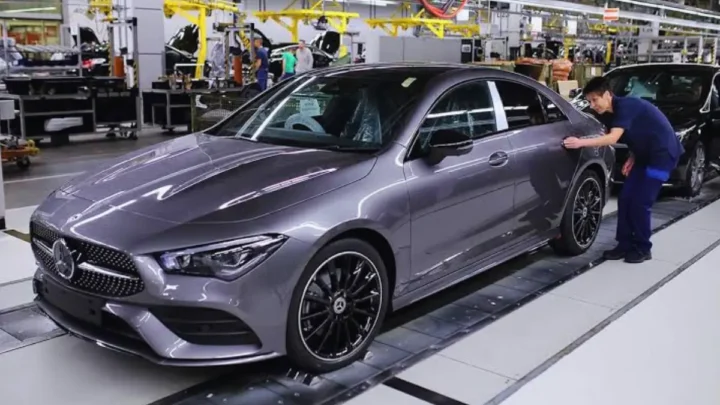 Mercedes-Benz Aktie im freien Fall? 5-Jahres-Tief schockt Anleger – steckt die Auto-Ikone in der Krise?
