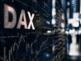 FTSE MIB übertrifft DAX dank starker Banken, Energieaktien und attraktiver Dividenden.