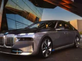 BMW Firmenzentrale in München während des laufenden Aktienrückkaufprogramms 2026.