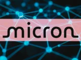 Moderne Speicherchips in einem Server-Rechenzentrum für künstliche Intelligenz.