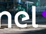 Moderne PEM-Elektrolyseure von Nel ASA in einer Wasserstoff-Anlage