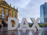 DAX steigt über 25.000 Punkte nach SAP-Rally und sinkenden Ölpreisen